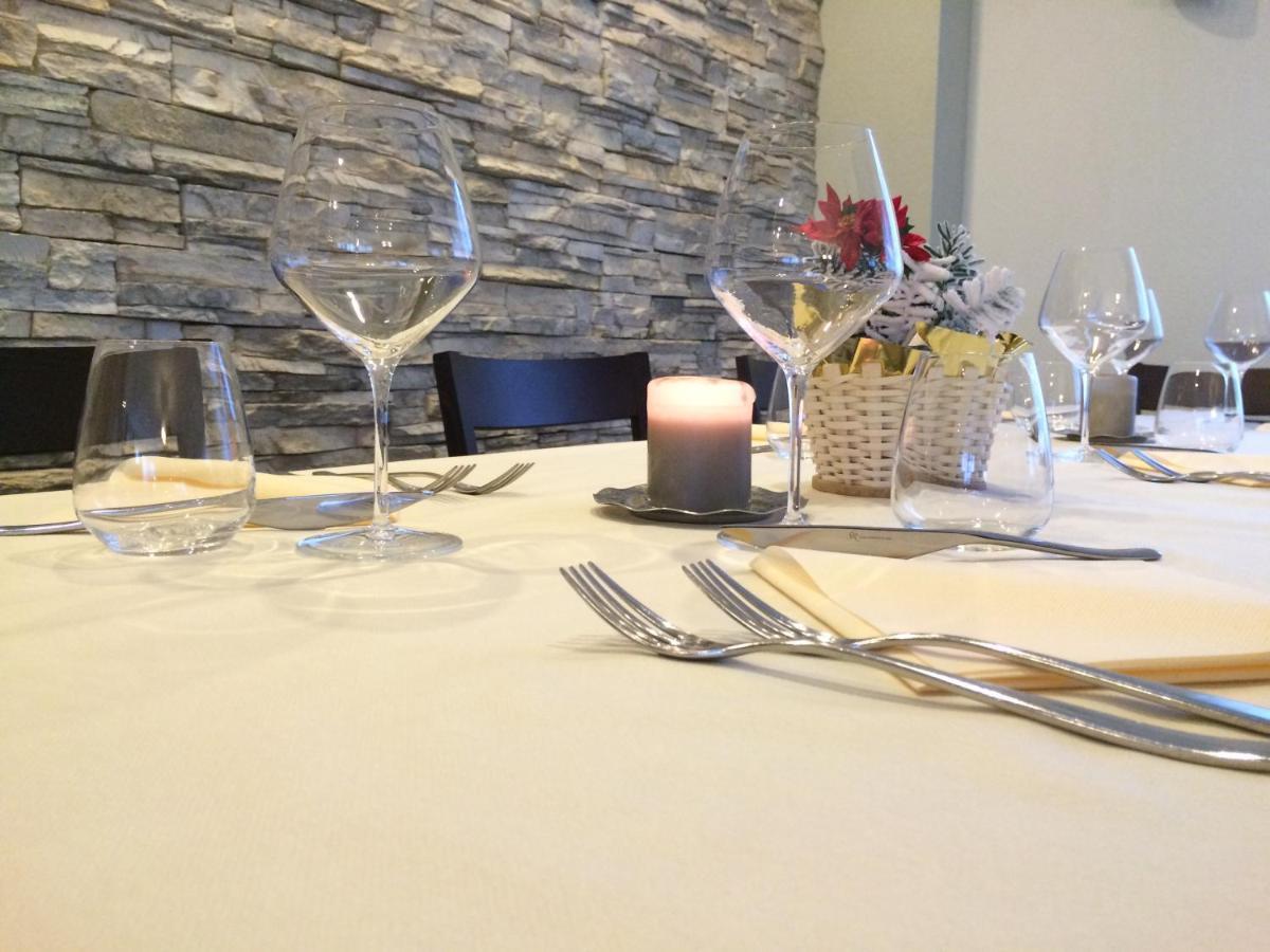 Albergo Ristorante Cuccini San Domenico Bagian luar foto